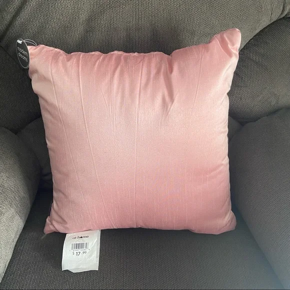 Brand New Set of 2 Light Pink Throw Pillows - Picture 4 of 5